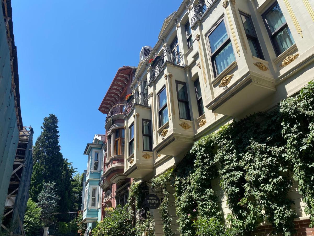 Istanbul Old City Colorful Houses Balat Petrion Hotel Extérieur photo