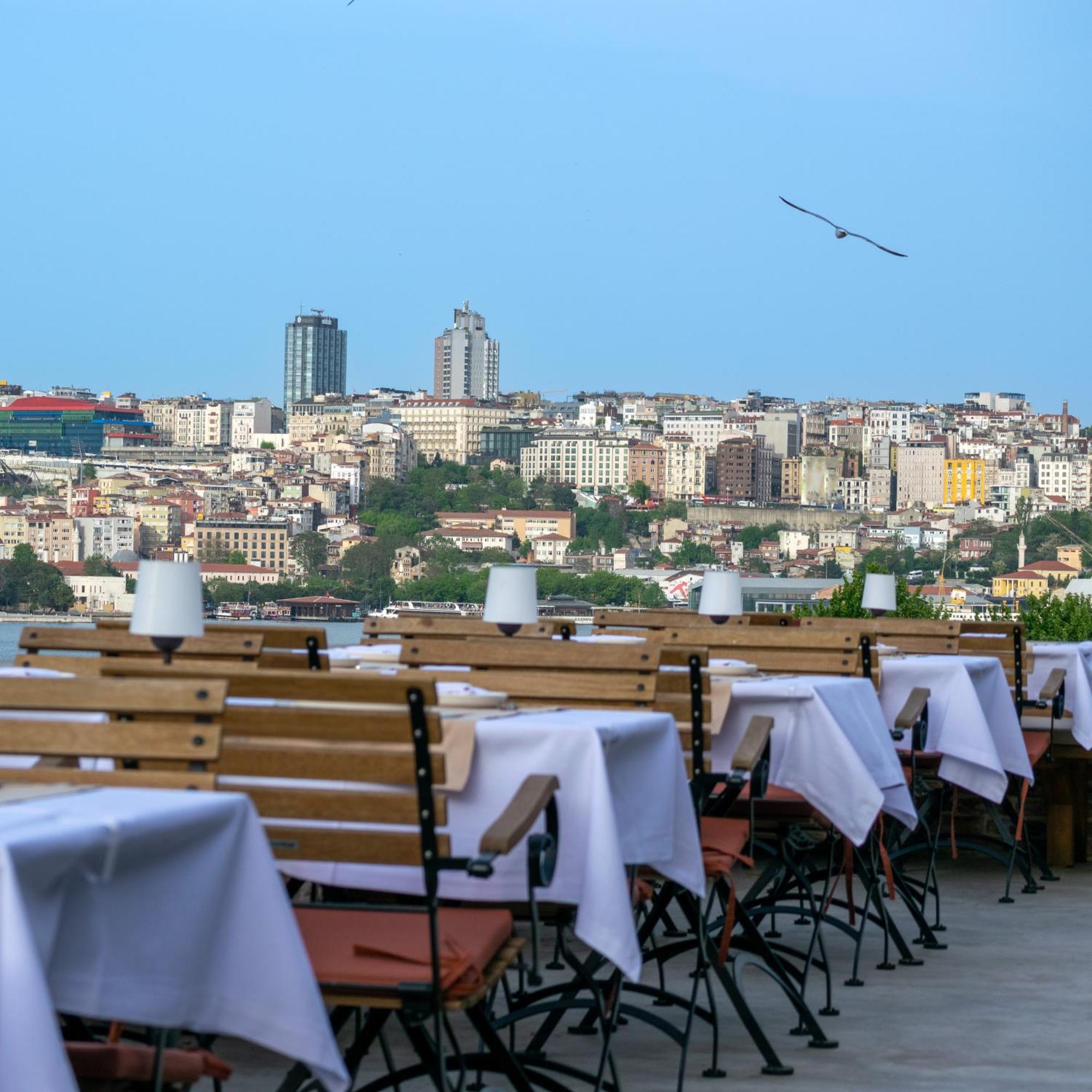 Istanbul Old City Colorful Houses Balat Petrion Hotel Extérieur photo