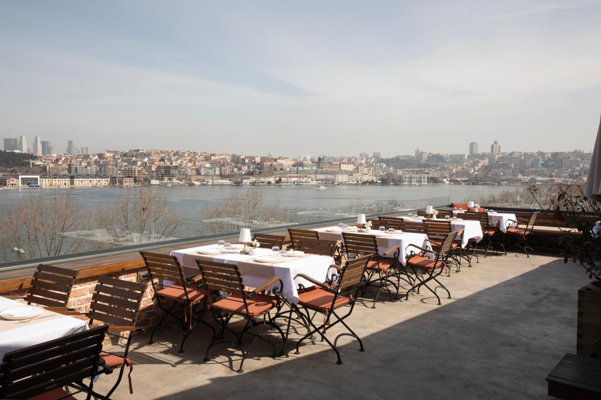 Istanbul Old City Colorful Houses Balat Petrion Hotel Extérieur photo