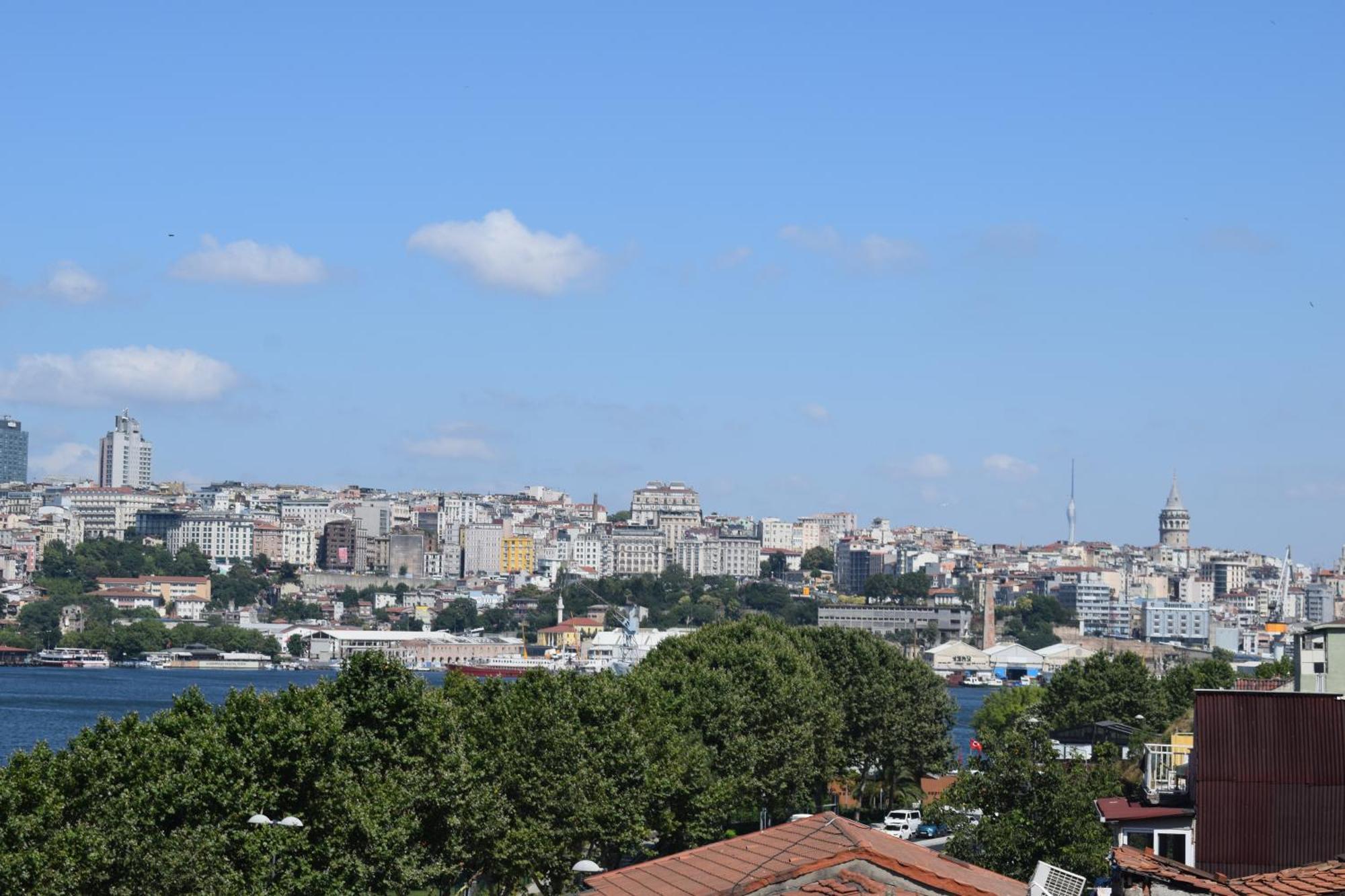 Istanbul Old City Colorful Houses Balat Petrion Hotel Extérieur photo